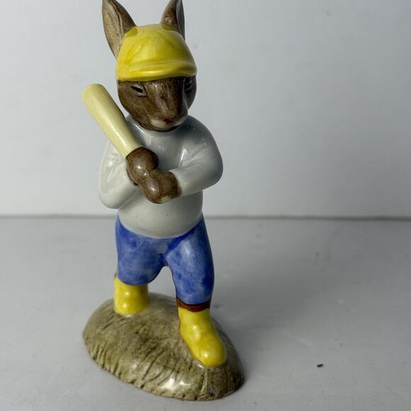 1985 ROYAL DOULTON England BUNNYKINS DB 43 Home Run Bunnykin baseball No box - Picture 1 of 6